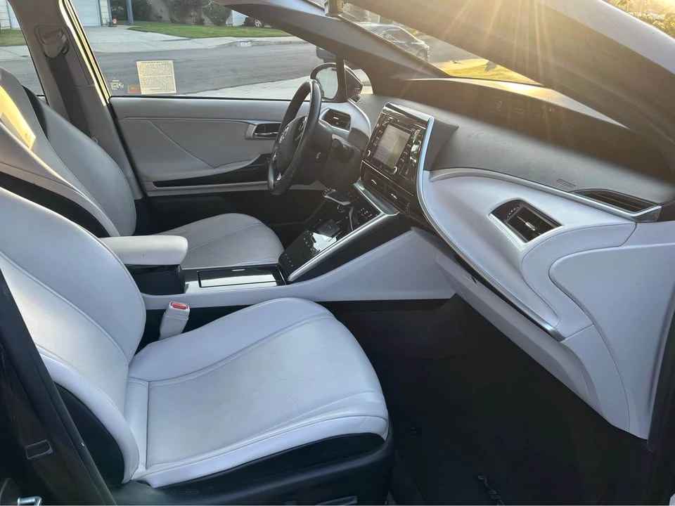 2019 Toyota Mirai - Image 11 of 14