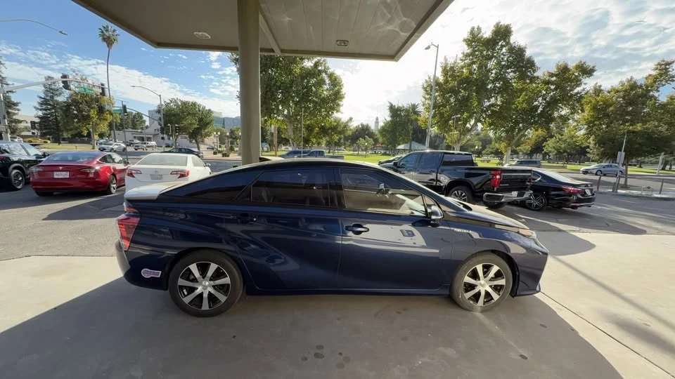 2019 Toyota Mirai - Image 7 of 16