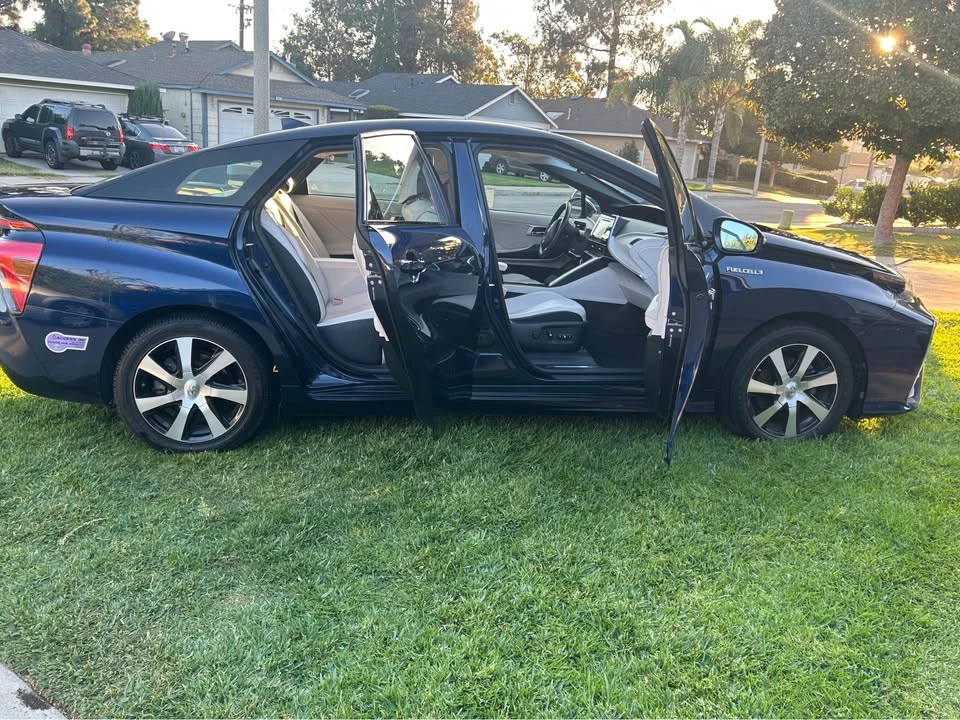2019 Toyota Mirai - Image 14 of 14