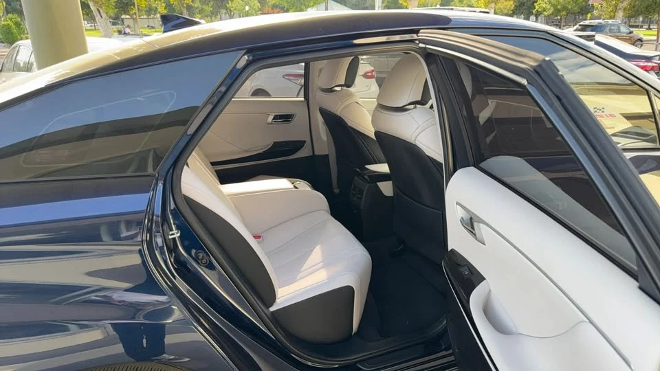 2019 Toyota Mirai - Image 15 of 16
