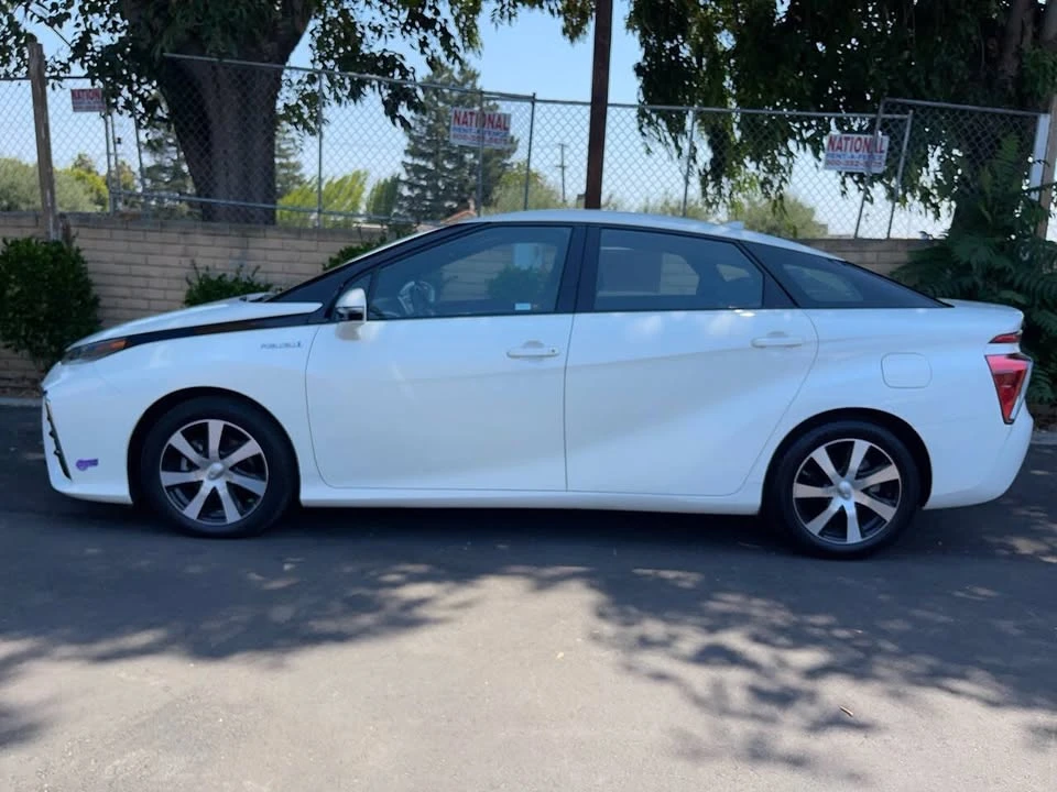 2019 Toyota Mirai - Image 17 of 20