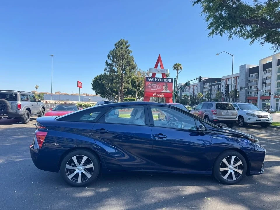2019 Toyota Mirai - Image 6 of 12