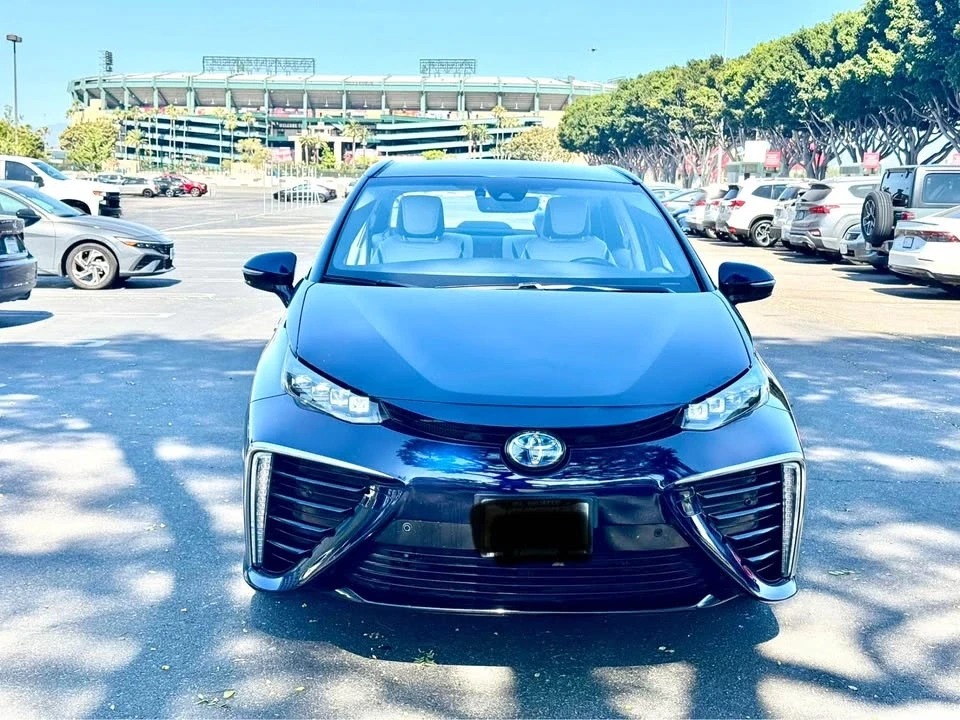 2019 Toyota Mirai - Image 8 of 12