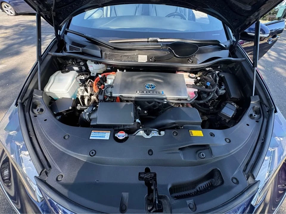2019 Toyota Mirai - Image 11 of 12