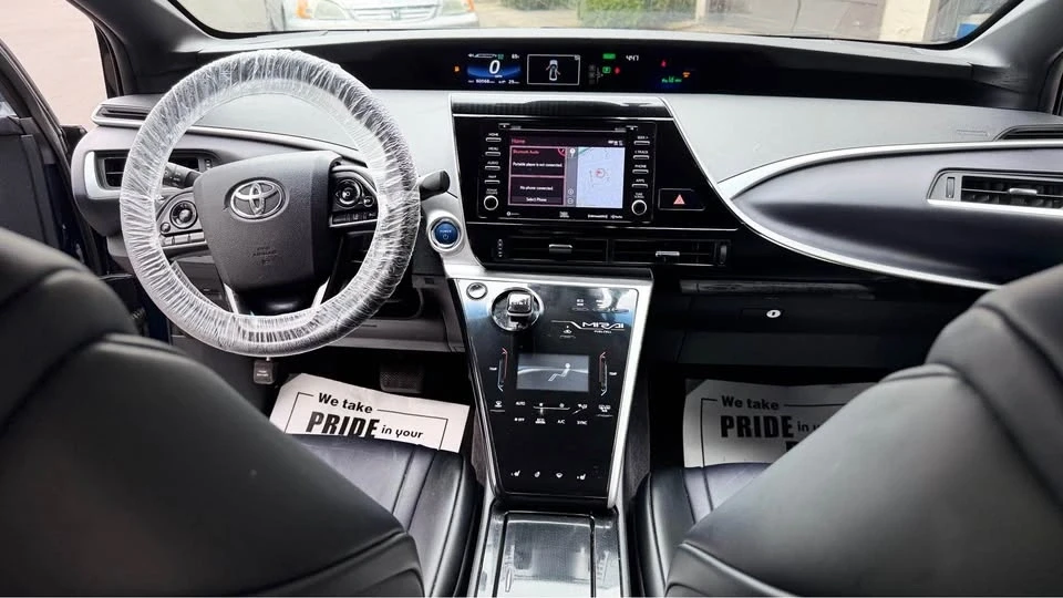 2019 Toyota Mirai - Image 14 of 18