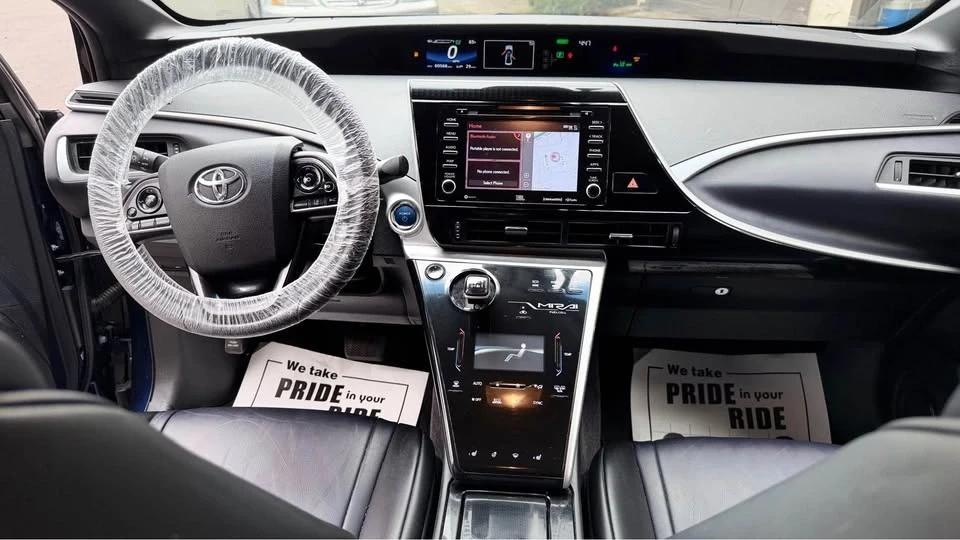 2019 Toyota Mirai - Image 17 of 18