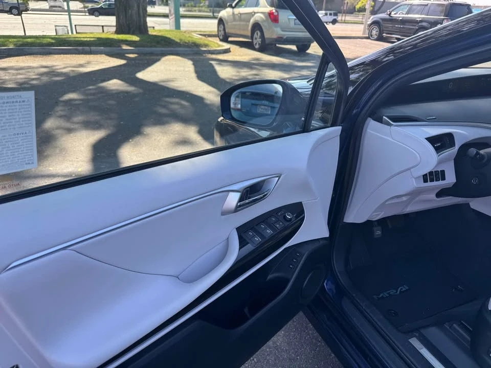 2019 Toyota Mirai - Image 12 of 12
