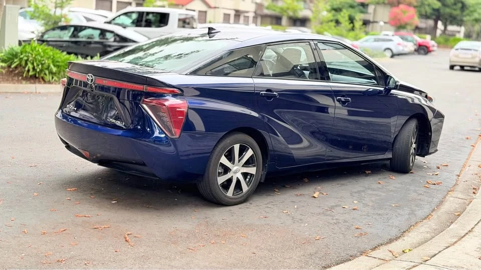 2019 Toyota Mirai - Image 4 of 18