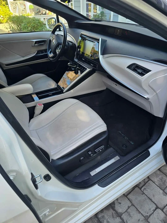 2019 Toyota Mirai - Image 6 of 9