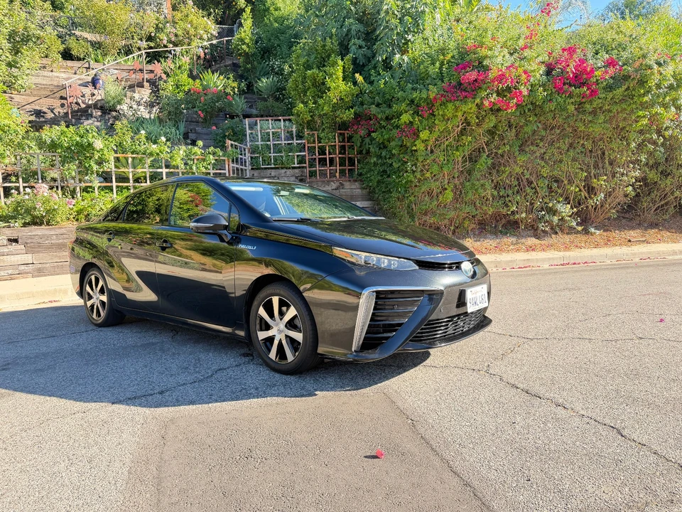 2019 Toyota Mirai - Image 8 of 18
