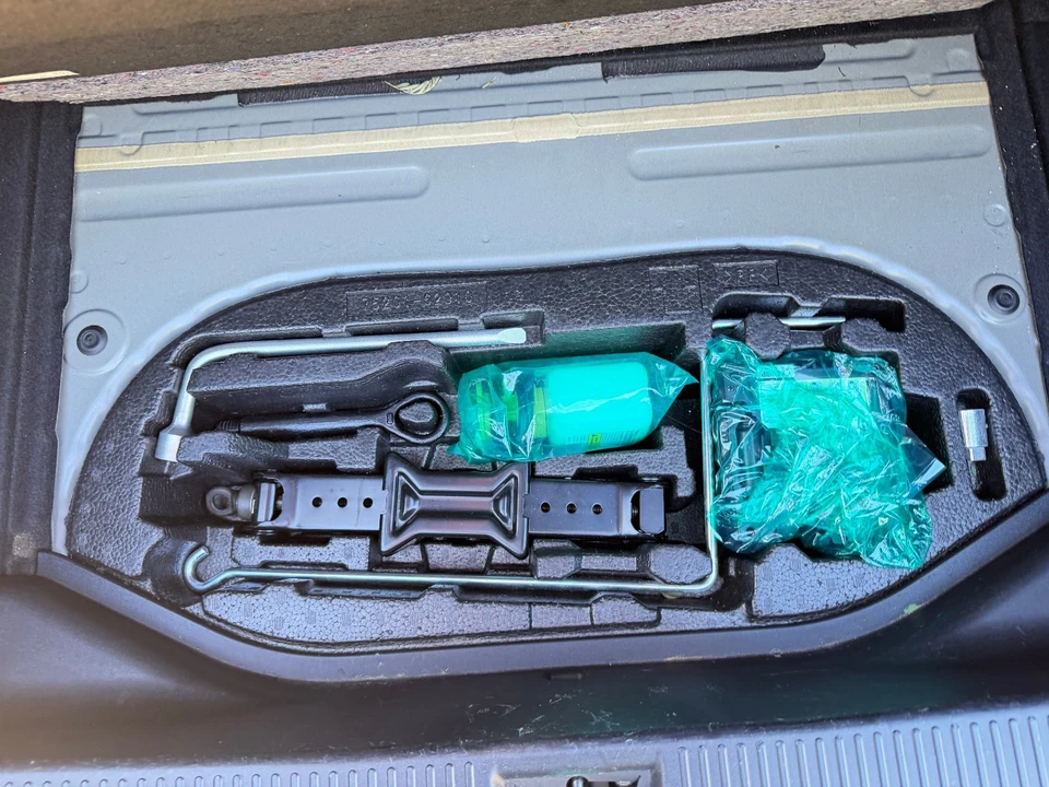 2019 Toyota Mirai - Image 18 of 18