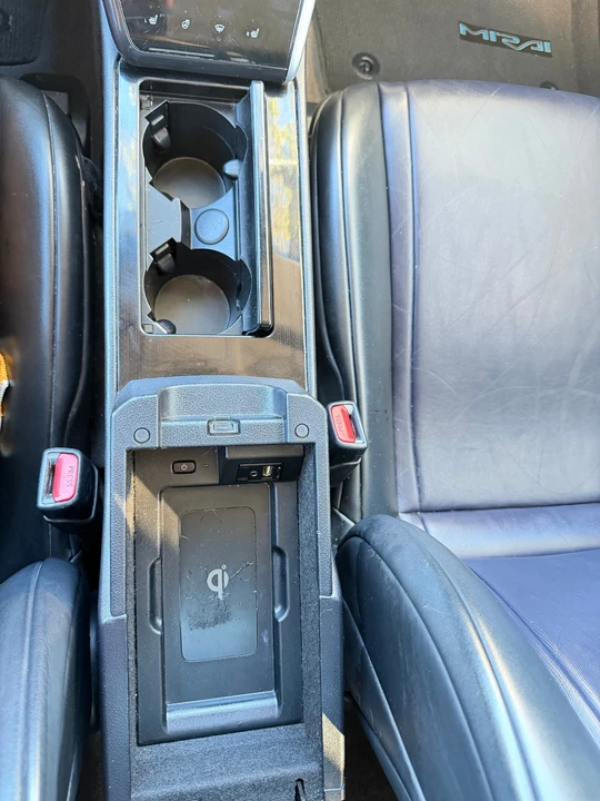 2019 Toyota Mirai - Image 14 of 18