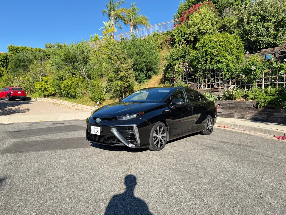 2019 Toyota Mirai - Image 2 of 18