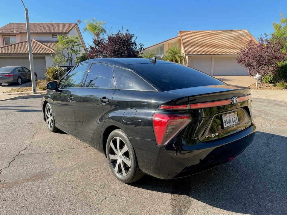 2019 Toyota Mirai - Image 4 of 18