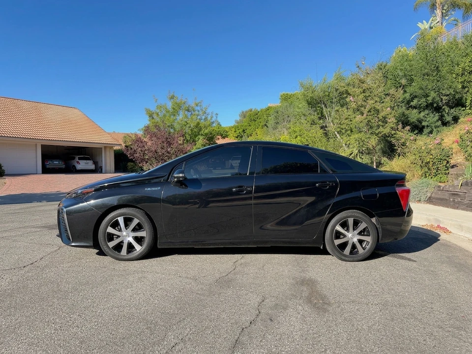 2019 Toyota Mirai - Image 3 of 18