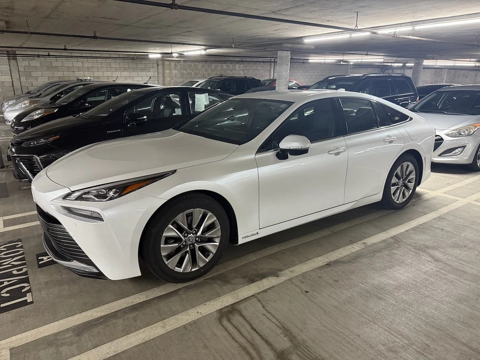 2019 Toyota Mirai - Image 9 of 13