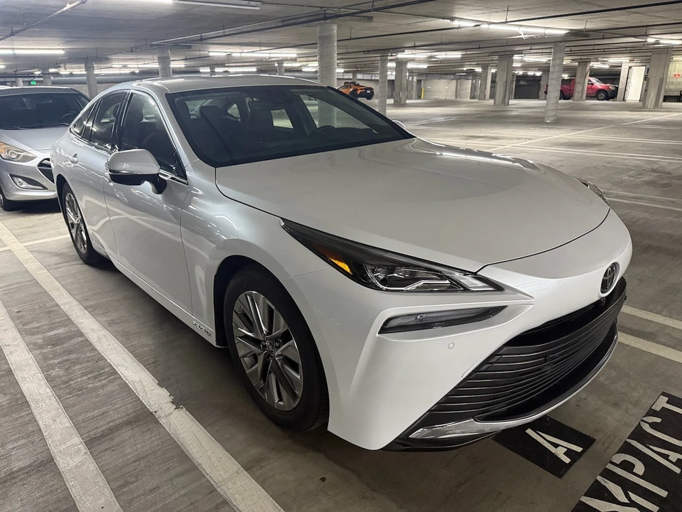2019 Toyota Mirai - Image 7 of 13