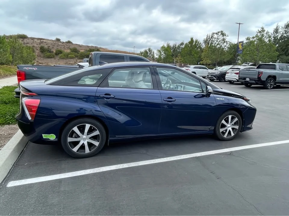 2019 Toyota Mirai - Image 2 of 8
