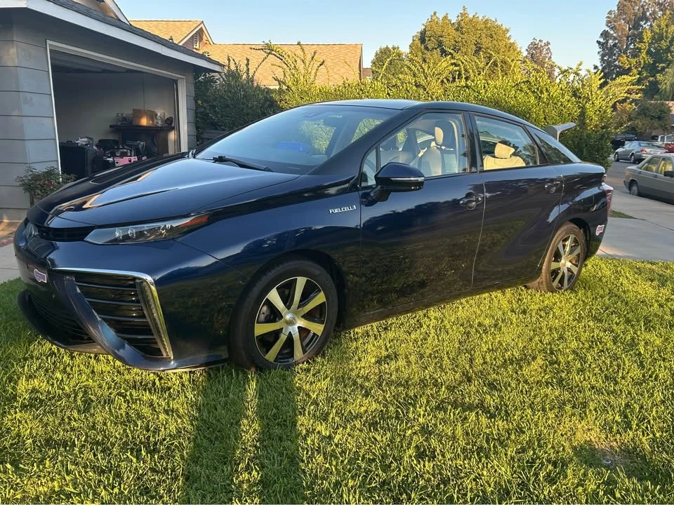 2019 Toyota Mirai - Image 2 of 15