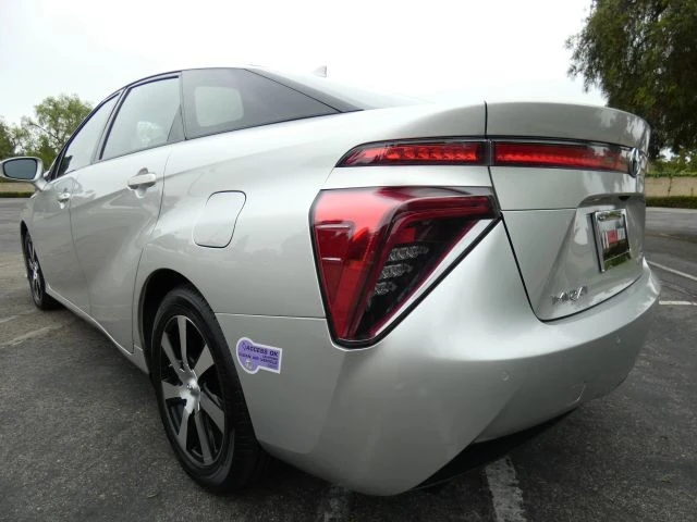 2019 Toyota Mirai - Image 10 of 21