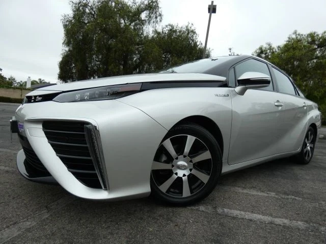 2019 Toyota Mirai - Image 14 of 21