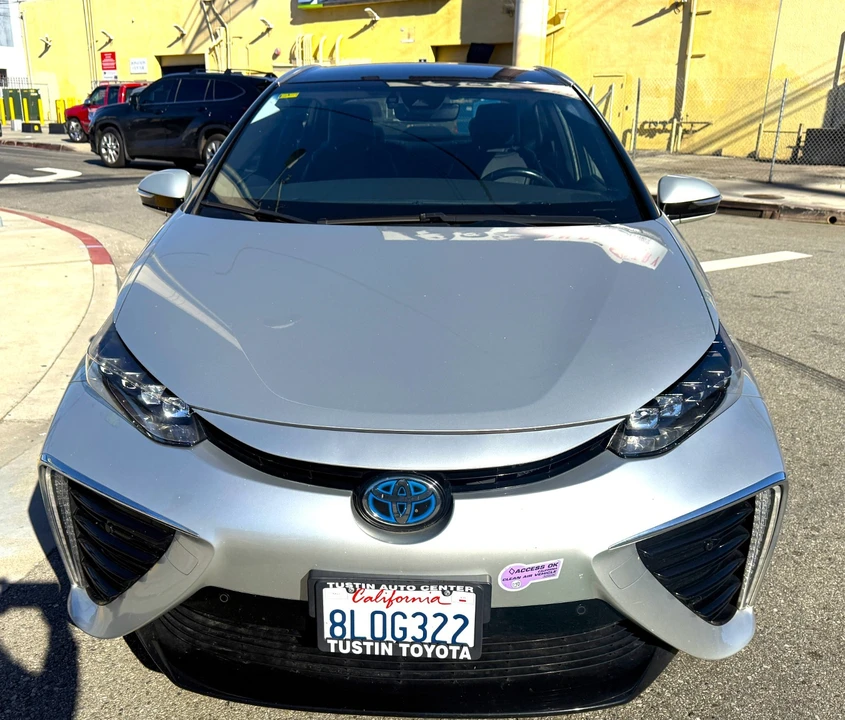 2019 Toyota Mirai - Image 8 of 19