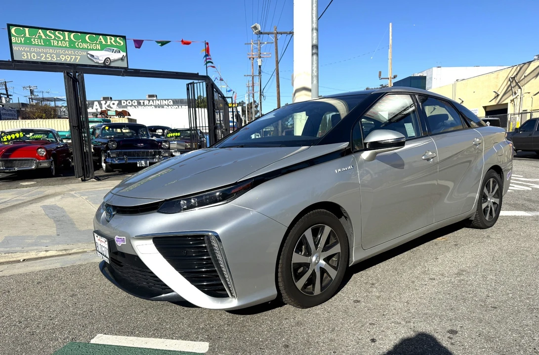 2019 Toyota Mirai - Image 2 of 19