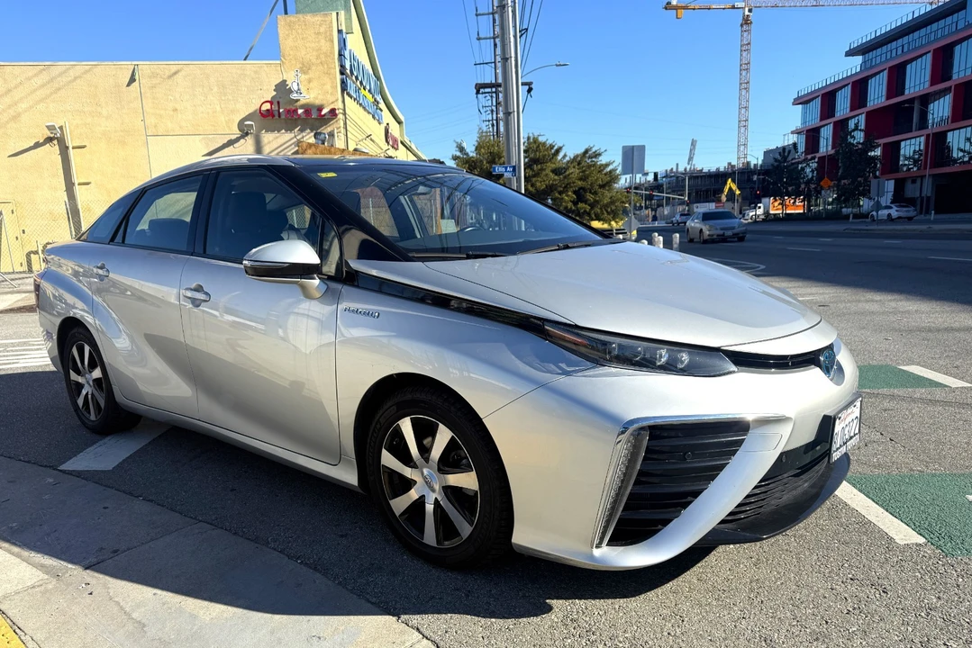 2019 Toyota Mirai - Image 4 of 19