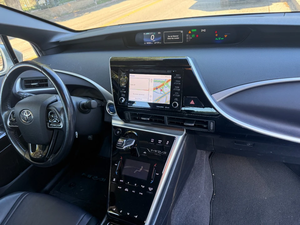 2019 Toyota Mirai - Image 14 of 19