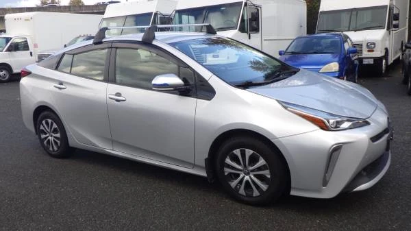 2019 Toyota Prius 4th Gen - Image 3 of 17