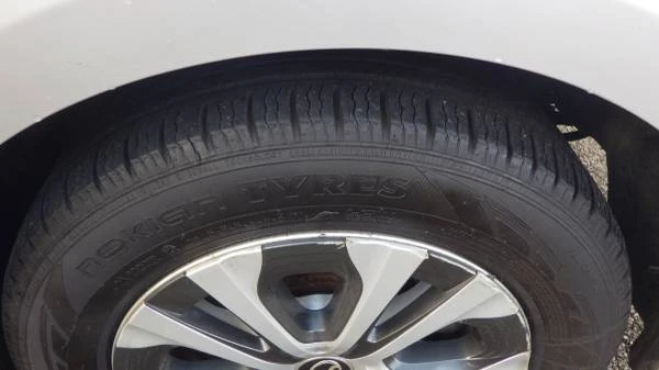 2019 Toyota Prius 4th Gen - Image 9 of 17