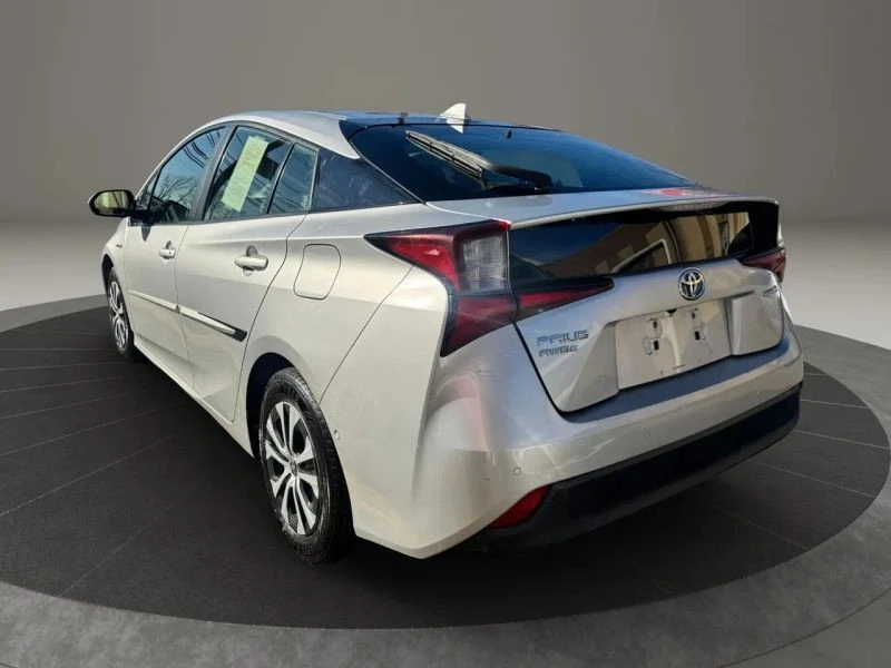 2019 Toyota Prius 4th Gen - Image 7 of 12
