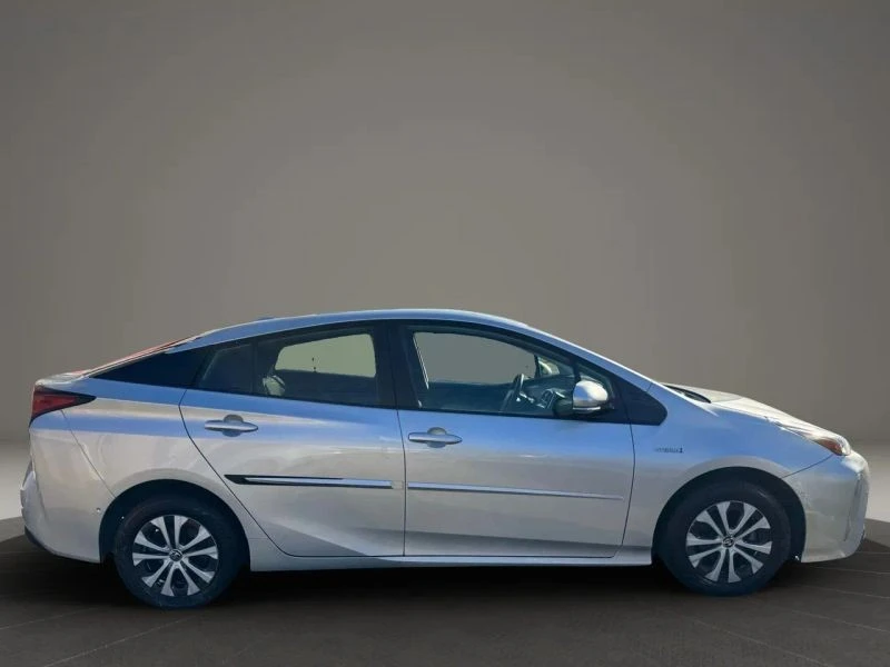 2019 Toyota Prius 4th Gen - Image 4 of 12