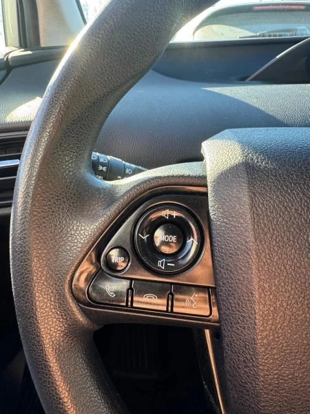 2019 Toyota Prius 4th Gen - Image 10 of 12