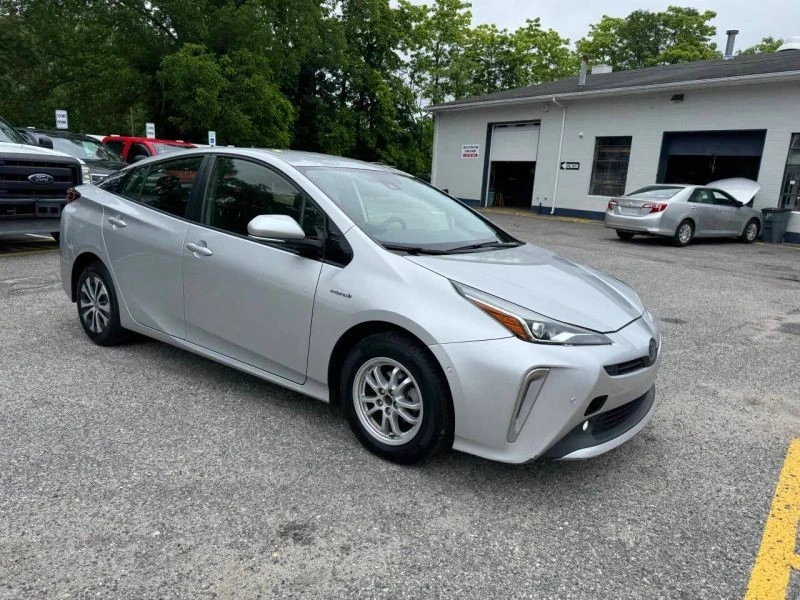 2019 Toyota Prius 4th Gen - Image 6 of 12