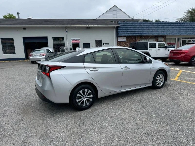 2019 Toyota Prius 4th Gen - Image 11 of 12