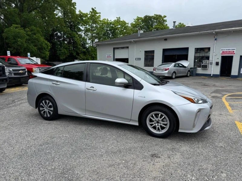 2019 Toyota Prius 4th Gen - Image 7 of 12