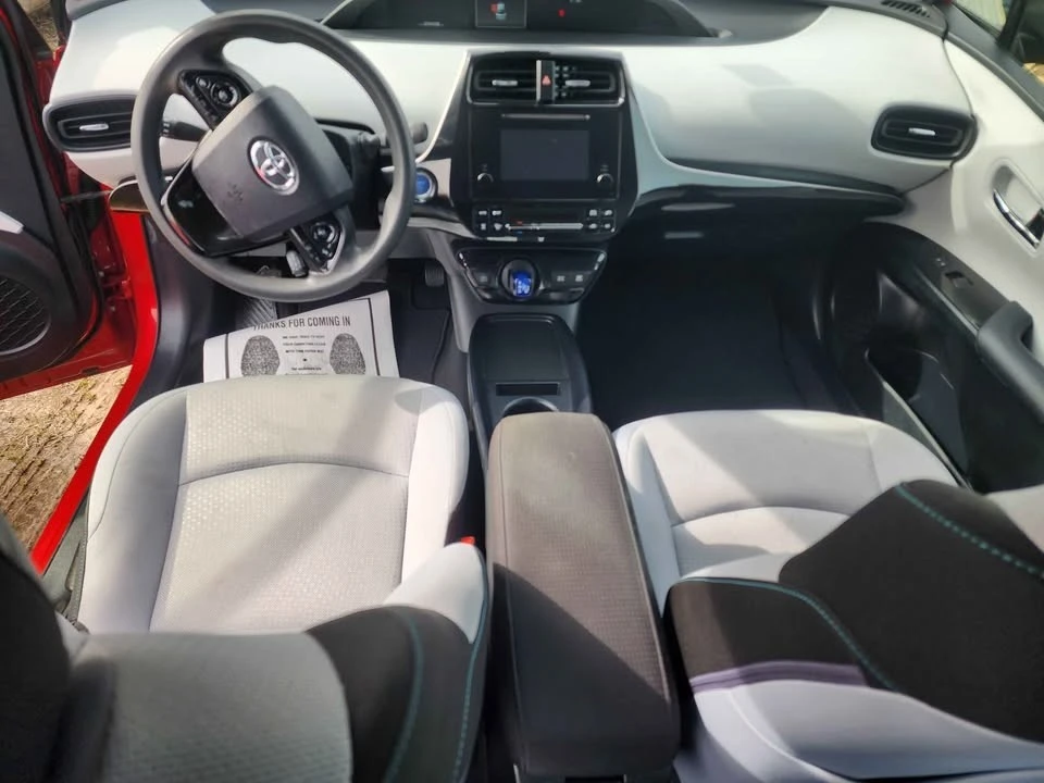 2019 Toyota Prius 4th Gen - Image 4 of 8