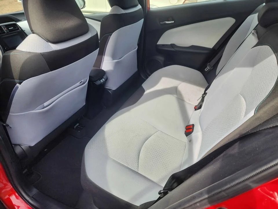 2019 Toyota Prius 4th Gen - Image 5 of 8