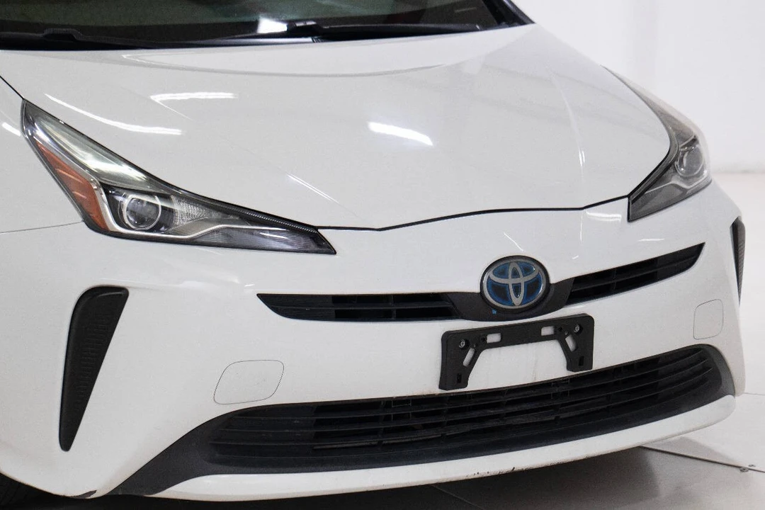 2019 Toyota Prius 4th Gen - Image 9 of 12