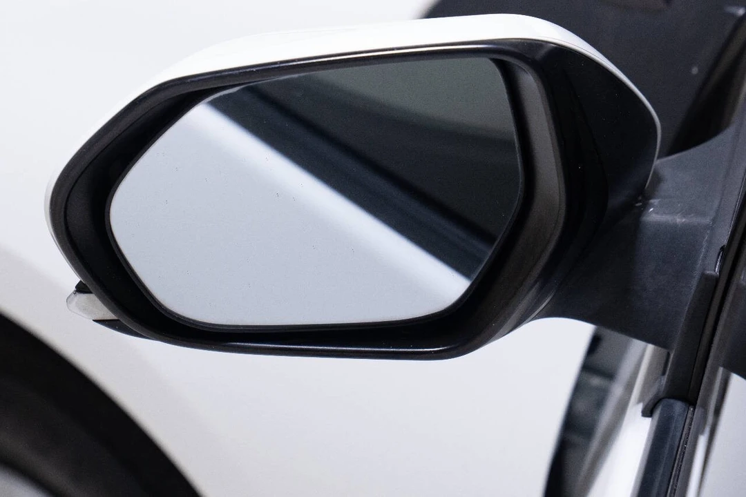 2019 Toyota Prius 4th Gen - Image 11 of 12