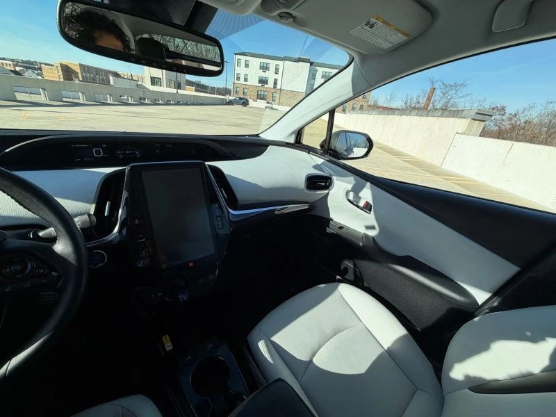 2019 Toyota Prius 4th Gen - Image 11 of 12