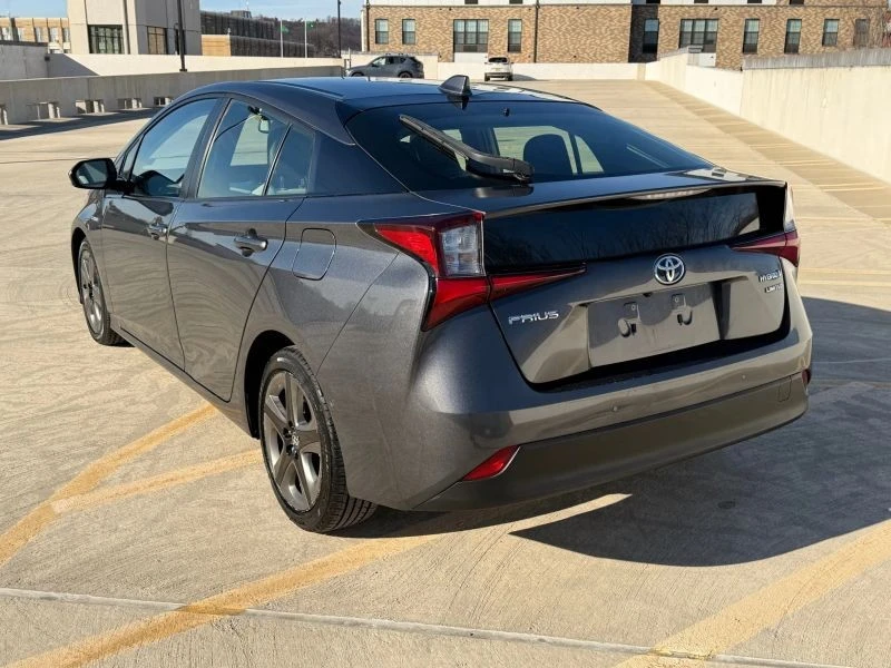 2019 Toyota Prius 4th Gen - Image 4 of 12