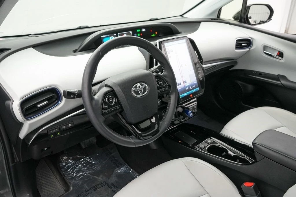 2019 Toyota Prius 4th Gen - Image 13 of 21