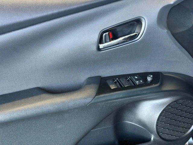 2019 Toyota Prius 4th Gen - Image 17 of 21