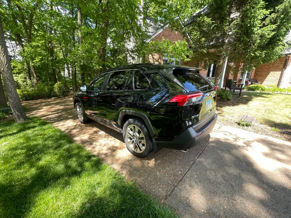 2019 Toyota RAV4 5th Gen - Image 3 of 4