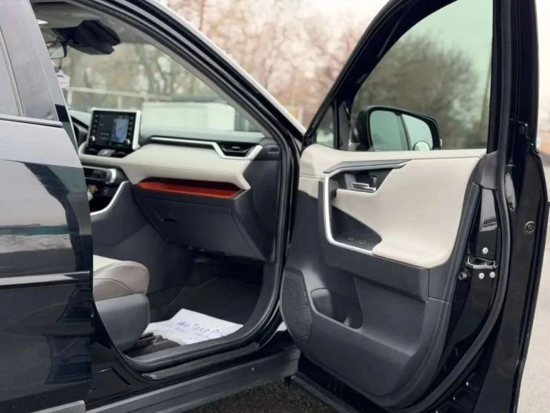 2019 Toyota RAV4 5th Gen - Image 12 of 12