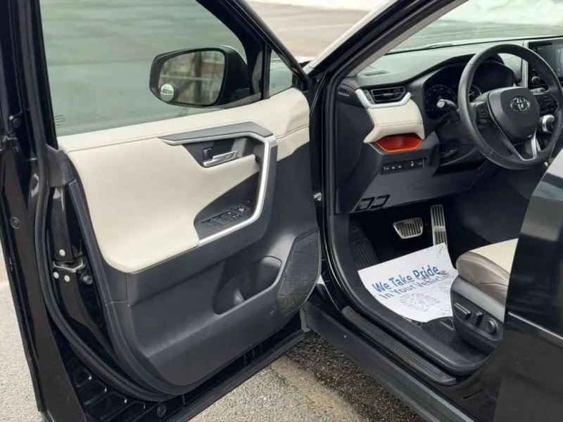 2019 Toyota RAV4 5th Gen - Image 10 of 12