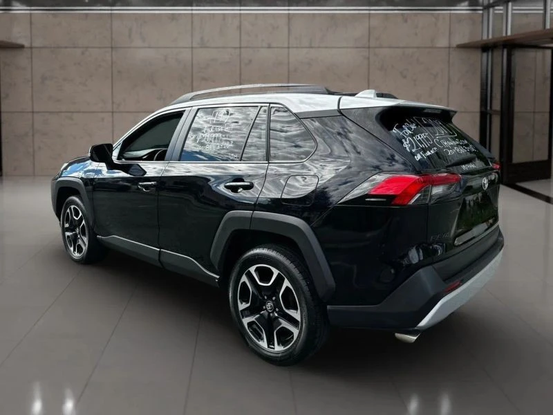 2019 Toyota RAV4 5th Gen - Image 10 of 12
