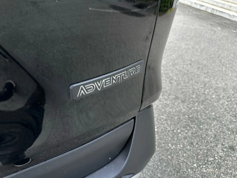 2019 Toyota RAV4 5th Gen - Image 8 of 12